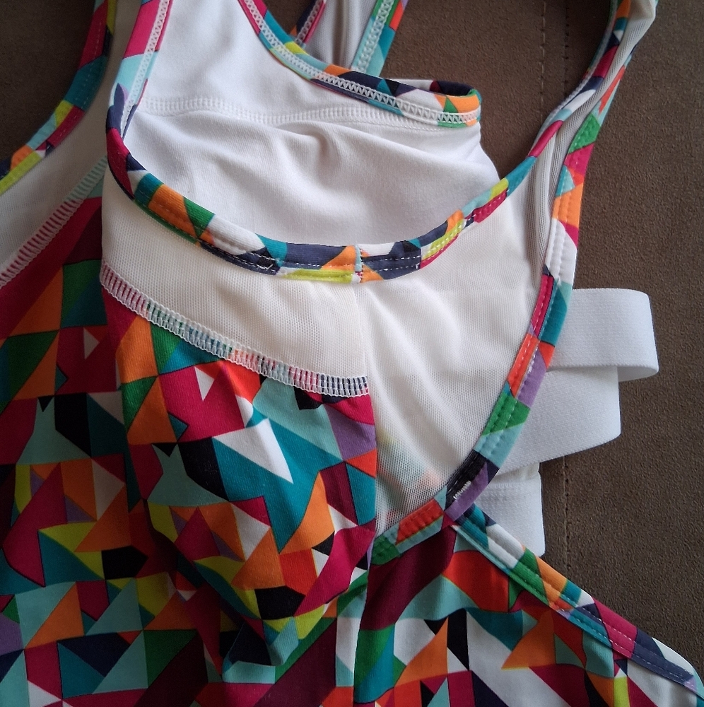 Fabletics Colorful Geometric 3-Piece Set Activewear - Picture 12 of 16